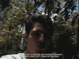 I pagbuga ng tamod sa kanya suso sa ang dalampasigan | ang x sa turing film diaries 04