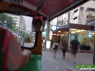 Tuktukpatrol dapper tailandez miere needed o bun futand