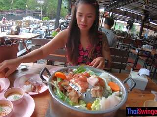 Грудаста тайська школярка відстій і їде її хлопці великий укол наступний річ право після dinner