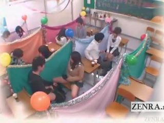 Sous-titré japon écolières salle de classe masturbation cafe