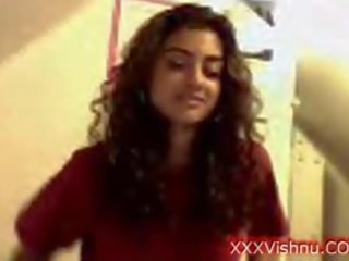 Sey jeune indien stunner sur son webcam