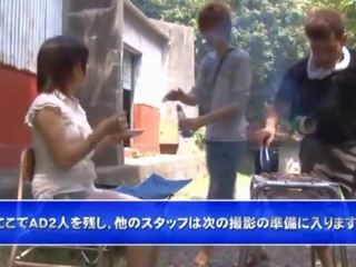 Kyoka Mizusawa Touches Her Groupmate's Meat go ahead Air