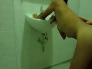 Warga thai jalan pelacur fuck dalam bilik mandi