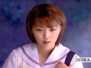 字幕付きの 服を着た女性裸の男性 支配的な 日本語 娘 senzuri