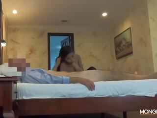 Young Filipina bargirl gets stretched out and filled up by a big manhood