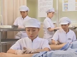اليابانية ممرضة الالتهام بوضعه خارج من تحول في manhood
